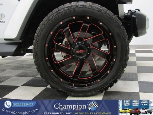 Used 2021 Jeep Wrangler Unlimited Sahara AWD/4WD image 3