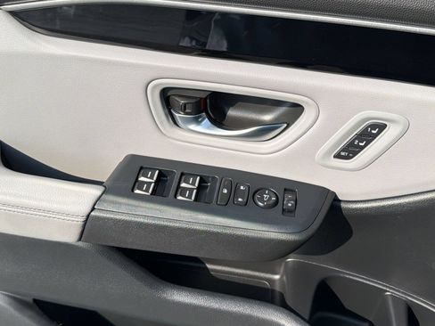 Used 2025 Honda Pilot Touring image 31