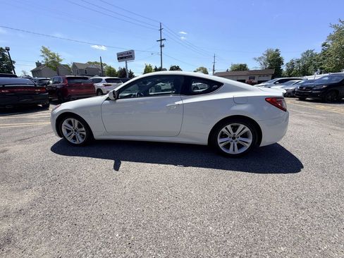 Used 2010 Hyundai Genesis 2.0T RWD image 22