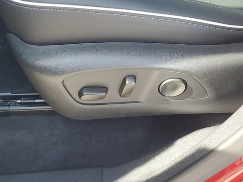 Used 2025 Buick Enclave Sport Touring w/ Power Package FWD image 16