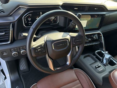 Used 2026 GMC Sierra 2500 Denali Ultimate AWD/4WD image 18