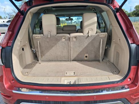 Used 2015 Nissan Pathfinder Platinum image 11