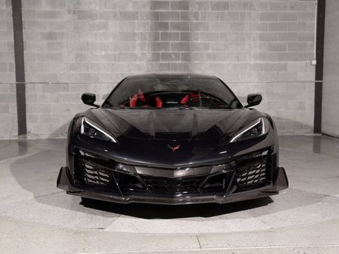 Used 2024 Chevrolet Corvette Z06 w/ Z07 Performance Package RWD image 5