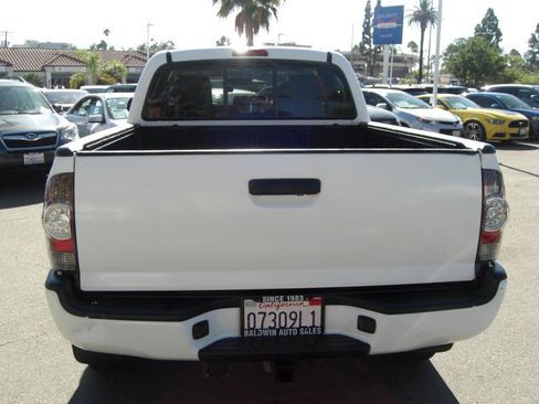 Used 2012 Toyota Tacoma PreRunner w/ TRD Sport Pkg RWD image 12
