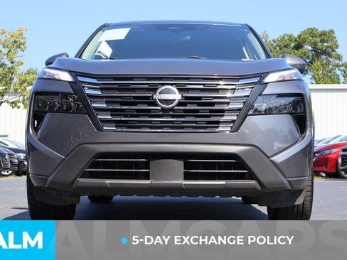 Used 2024 Nissan Rogue SV FWD image 3