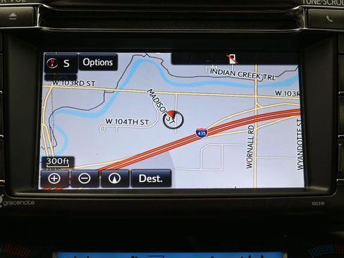 Used 2015 Toyota RAV4 Limited image 23