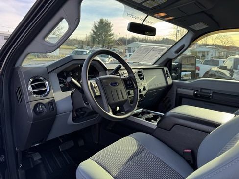 Used 2012 Ford F250 XLT w/ XLT Interior Pkg image 9