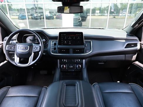 Used 2024 GMC Yukon SLT RWD image 32