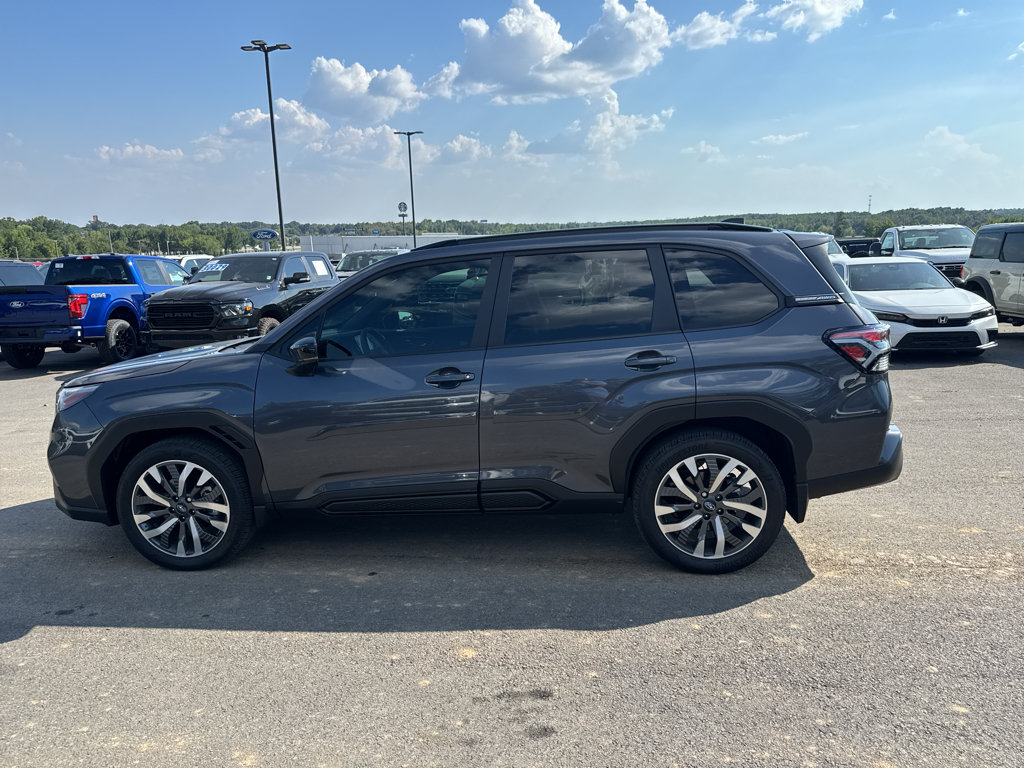 Used 2025 Subaru Forester Touring w/ Popular Package - Touring AWD/4WD image 8