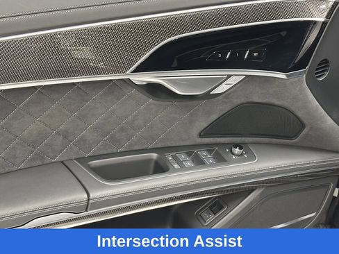 Used 2025 Audi S8 image 10