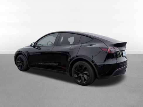 Used 2022 Tesla Model Y Long Range AWD/4WD image 8