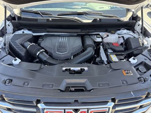 Used 2025 GMC Acadia Elevation FWD image 43