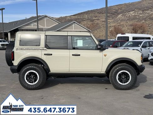 New 2025 Ford Bronco Badlands image 6