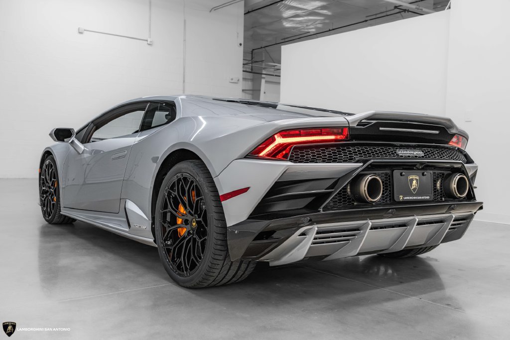 Used 2020 Lamborghini Huracan EVO AWD/4WD image 3