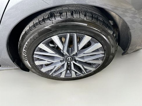 Used 2025 Nissan Altima 2.5 SV image 11