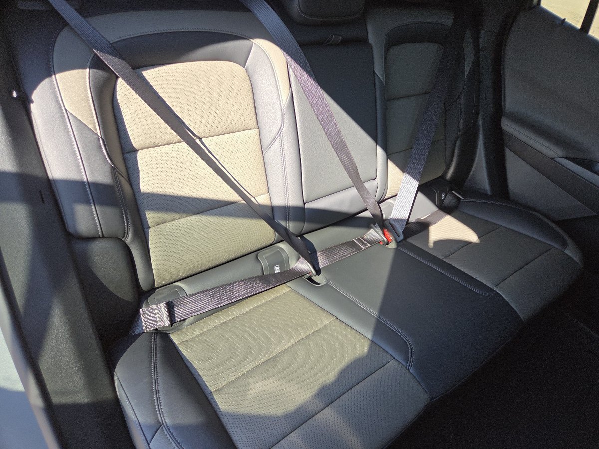 New 2027 Chevrolet Equinox LT w/ Convenience Package II FWD image 26