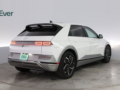 Used 2024 Hyundai Ioniq 5 Limited image 12