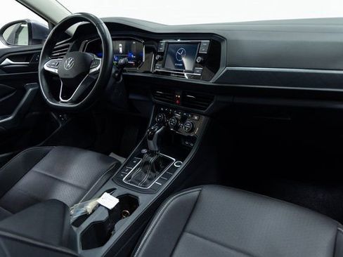 Used 2024 Volkswagen Jetta SE image 27