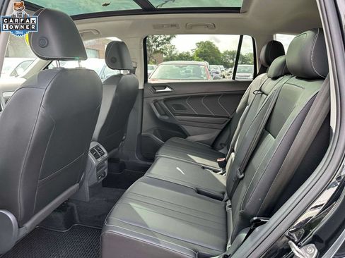 Used 2024 Volkswagen Tiguan SE w/ Panoramic Sunroof Package AWD/4WD image 10