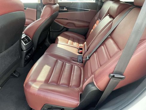 Used 2017 Kia Sorento SX image 10