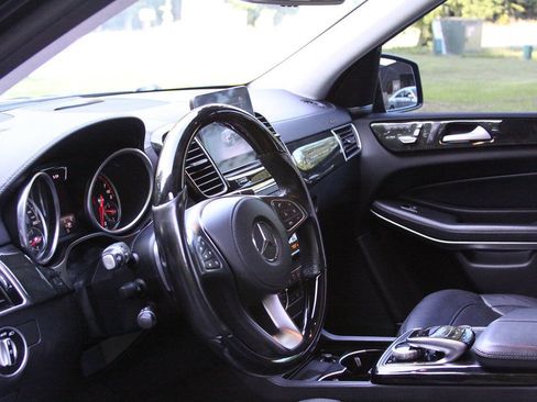 Used 2018 Mercedes-Benz GLS 550 4MATIC w/ Driver Assistance Package image 25