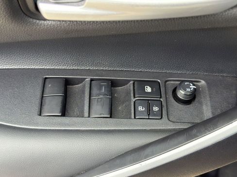 Used 2025 Toyota Corolla SE FWD image 21
