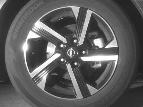 Used 2025 Nissan Sentra SV FWD image 13