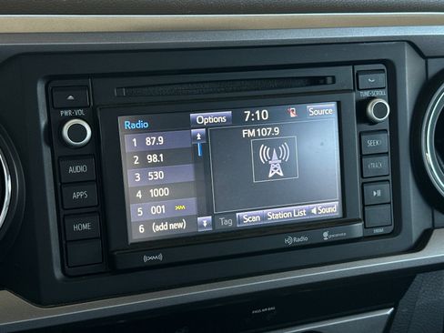 Used 2019 Toyota Tacoma SR5 image 15