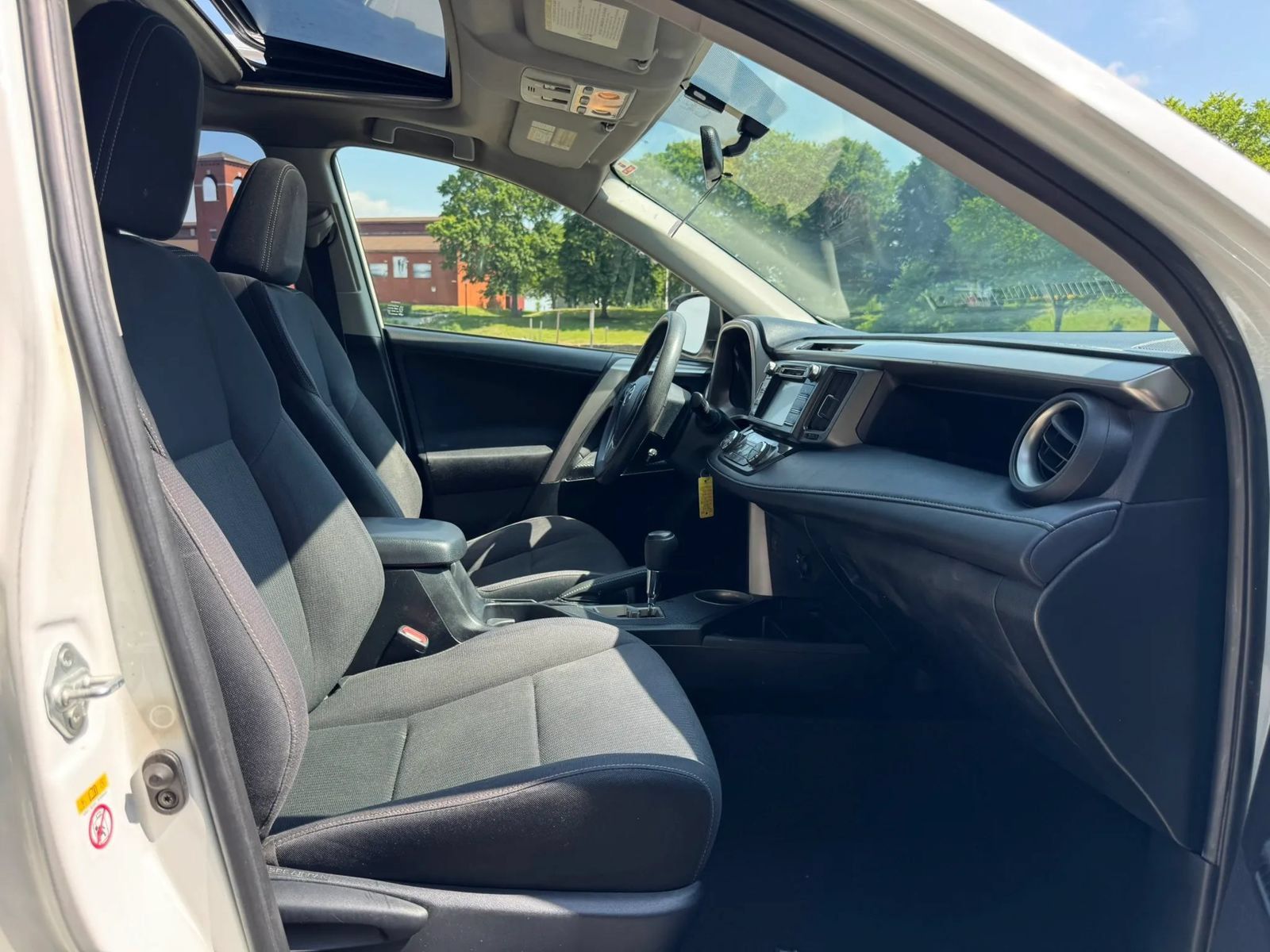 Used 2013 Toyota RAV4 XLE AWD/4WD image 17