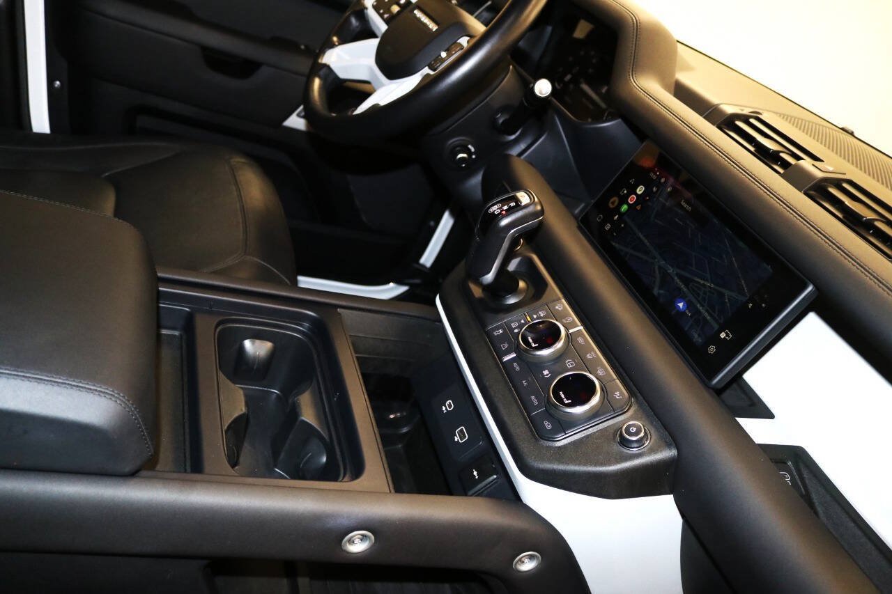 Used 2024 Land Rover Defender 110 S AWD/4WD image 66