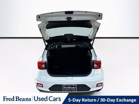 Used 2023 Hyundai Venue Limited FWD image 28