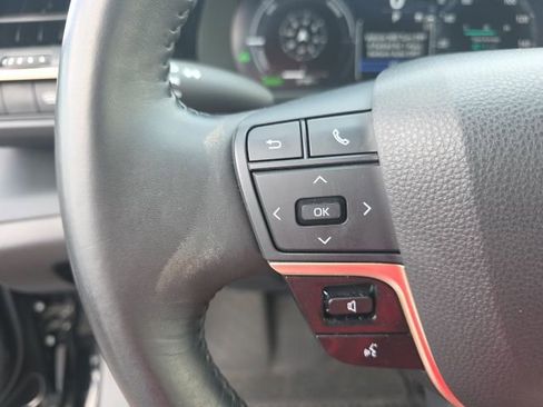 Used 2023 Toyota Crown XLE image 16