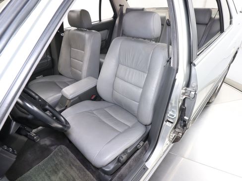 Used 1987 Acura Legend L image 20