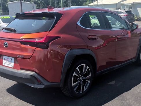 Used 2019 Lexus UX 200 w/ Accessory Package 2 FWD image 8