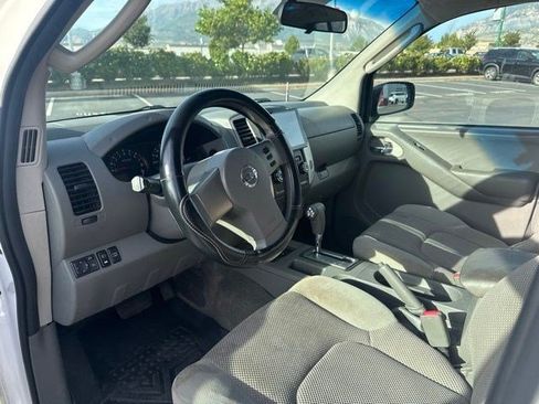 Used 2010 Nissan Frontier SE AWD/4WD image 8