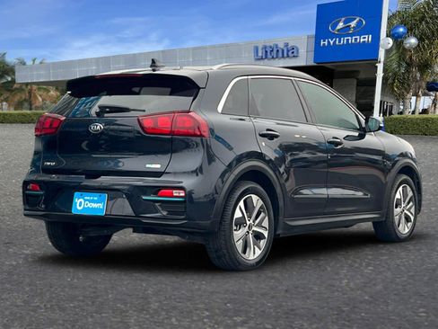 Used 2019 Kia Niro EX image 2