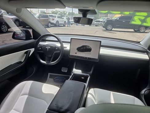 Used 2022 Tesla Model Y Performance AWD/4WD image 5