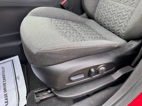 Used 2023 Chevrolet Equinox LT image 25