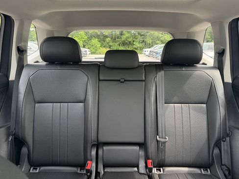Used 2022 Volkswagen Tiguan SE AWD/4WD image 37