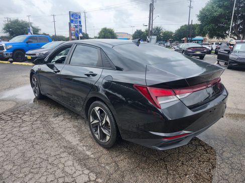 Used 2023 Hyundai Elantra SEL w/ Convenience Package FWD image 5