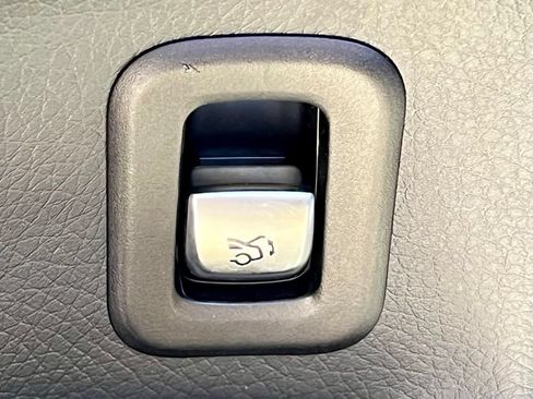 Certified 2022 Mercedes-Benz GLC 300 4MATIC image 33