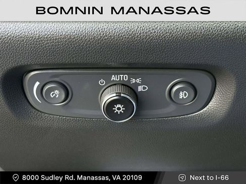 Used 2021 Chevrolet Traverse LT image 27