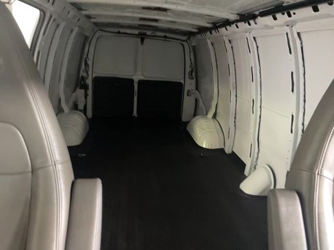 Used 2025 GMC Savana 3500 Extended RWD image 20