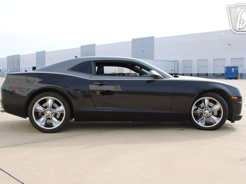 Used 2012 Chevrolet Camaro SS w/ Orange Stripe Package image 19