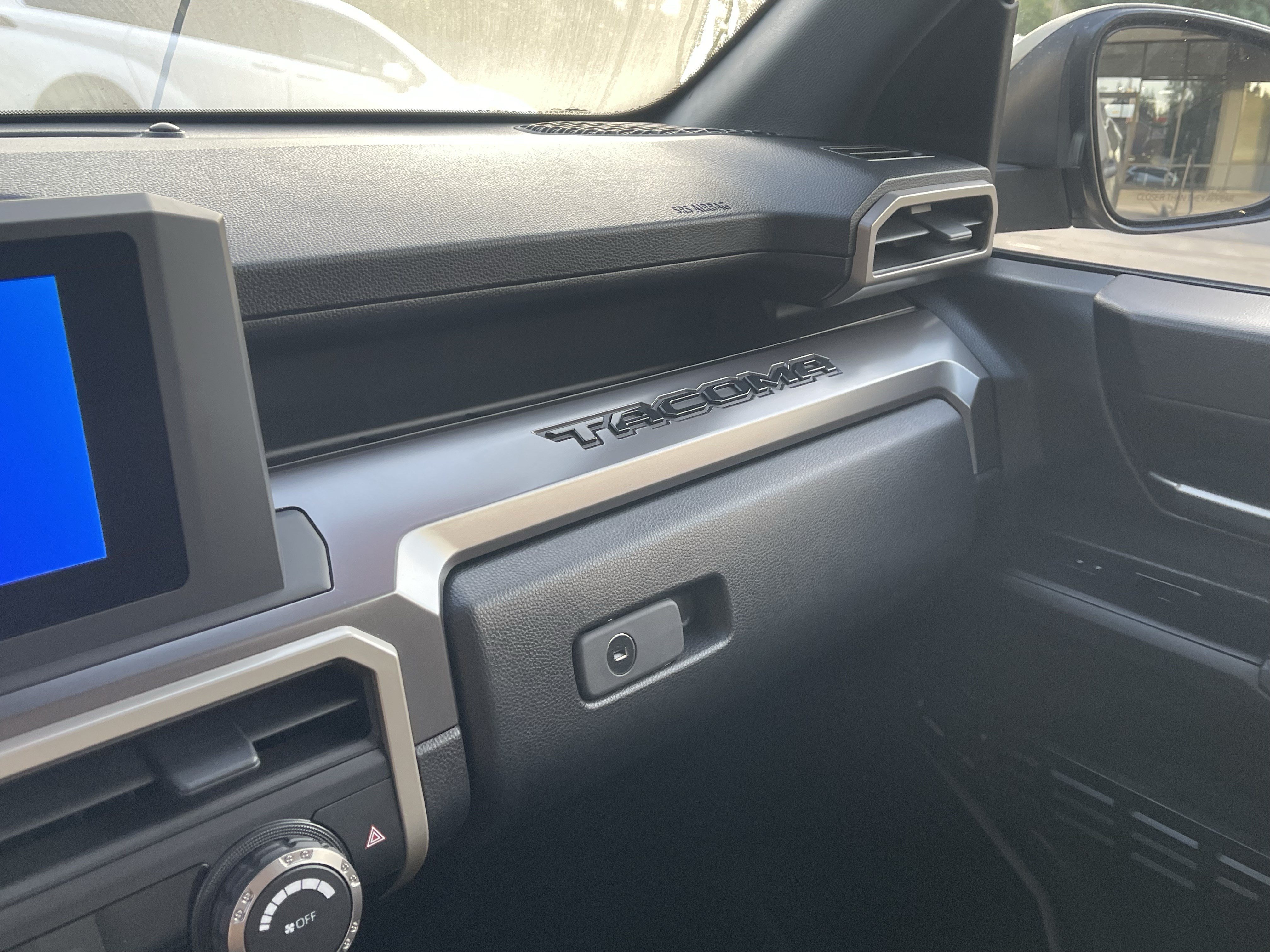 Certified 2025 Toyota Tacoma TRD Off-Road AWD/4WD image 23