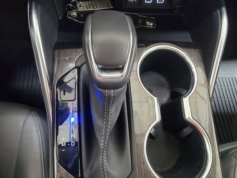 Used 2023 Toyota Highlander Limited image 18