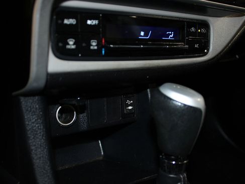 Used 2017 Toyota Corolla SE FWD image 15