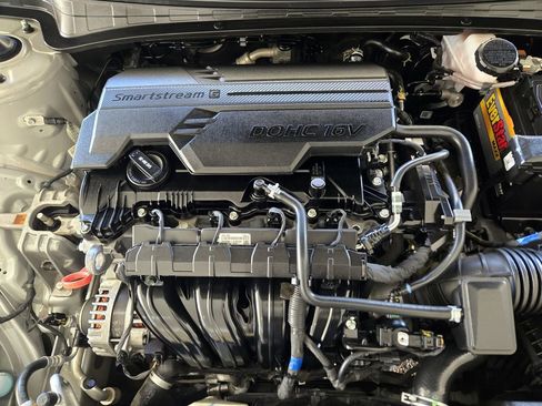 Certified 2021 Hyundai Elantra Limited w/ Cargo Package image 30