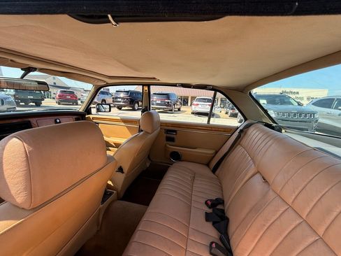 Used 1987 Jaguar XJ6 RWD image 28