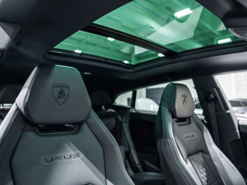 Used 2024 Lamborghini Urus Performante AWD/4WD image 25